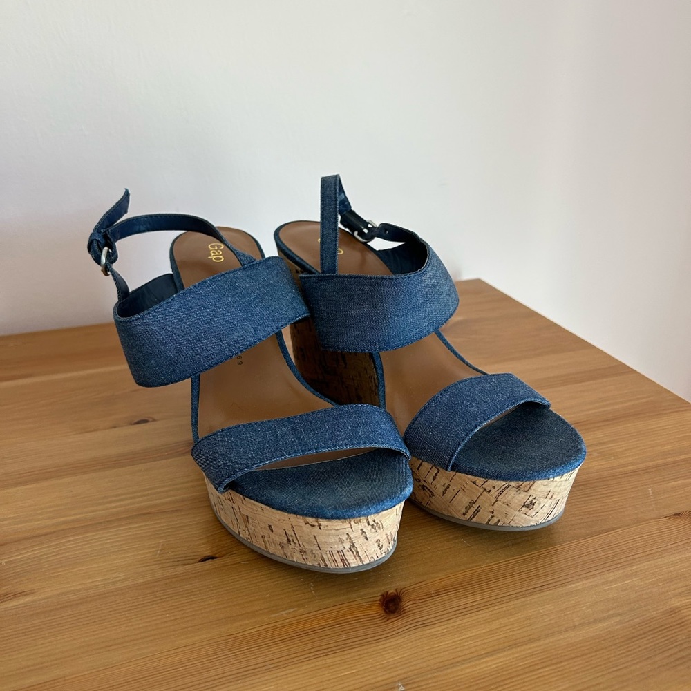 GAP Sandals